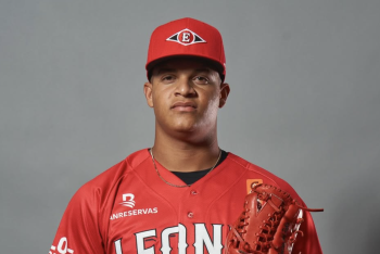 Marlins sign flamethrower Samuel Vásquez to minor league deal