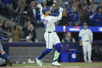 Blue Jays Make Qualifying Offer to Bo Bichette