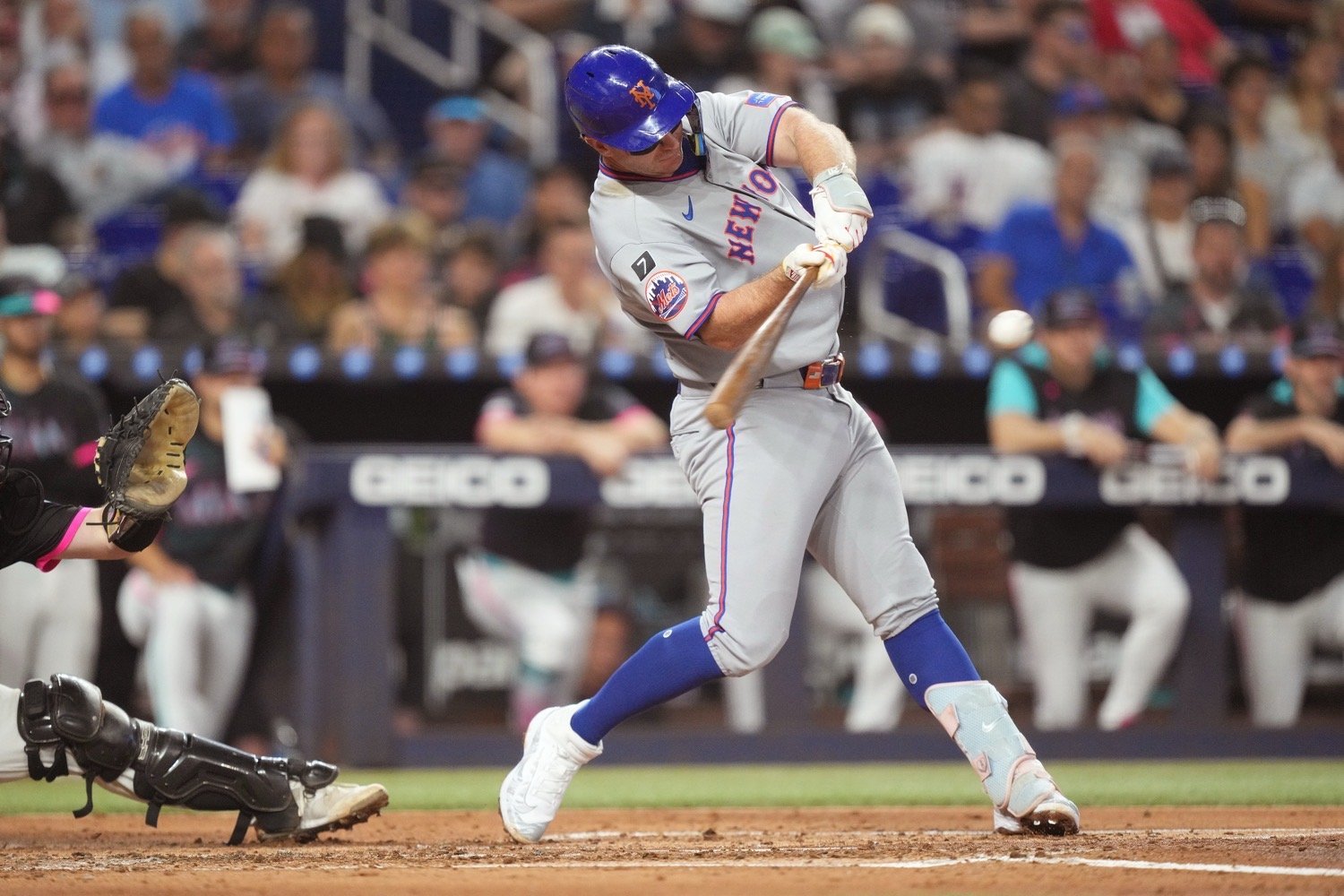 More information about "Boston Red Sox Prefer Pete Alonso Over Kyle Schwarber"