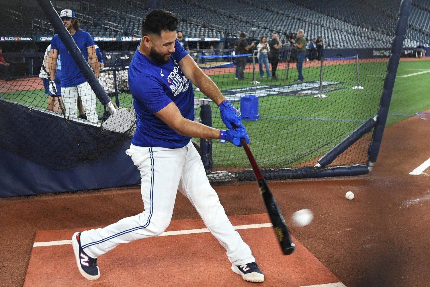 More information about "What Is the Outlook for Anthony Santander in 2026?"