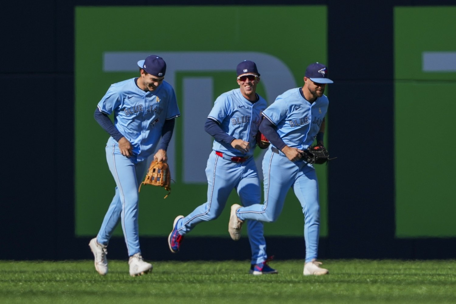 More information about "Report: Blue Jays Considering Trading an Outfielder"