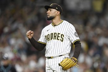 Blue Jays Kicking The Tires On Former Padres Closer Robert Suarez
