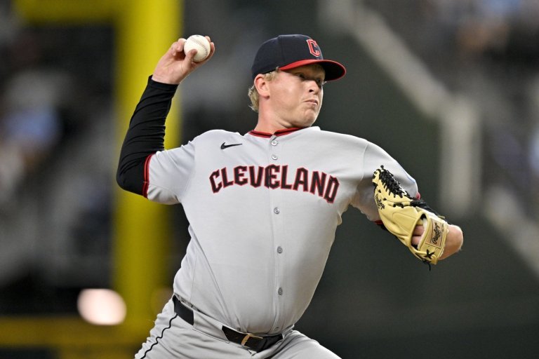 Blue Jays, Nic Enright Agree to Minor League Deal