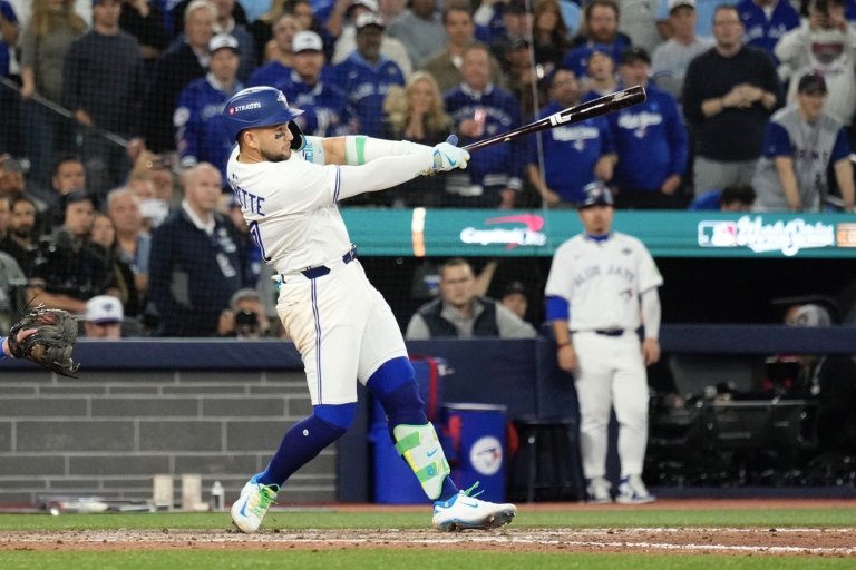 Boston Red Sox Not Expected To Pursue Bo Bichette Or Ketel Marte