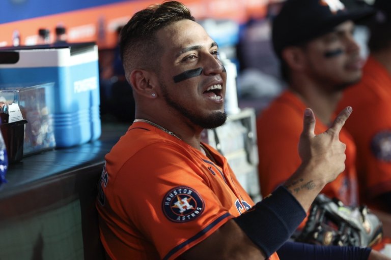 Boston Red Sox, Houston Astros Engaging in Trade Talks