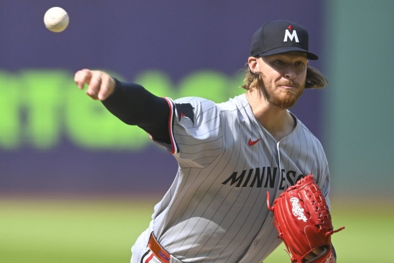 Twins Avoid Arbitration with Bailey Ober