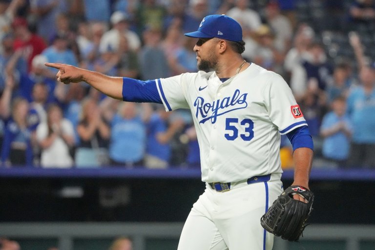 Carlos Estevez Named to Dominican Republic WBC Team