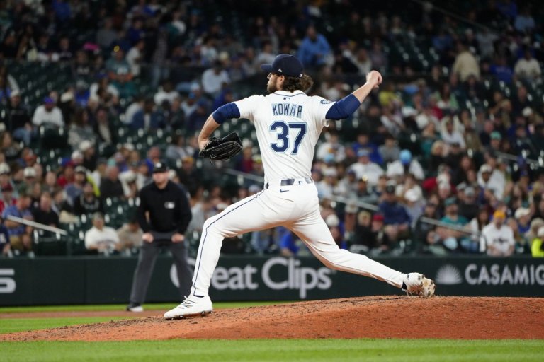 Twins Claim Jackson Kowar On Waivers