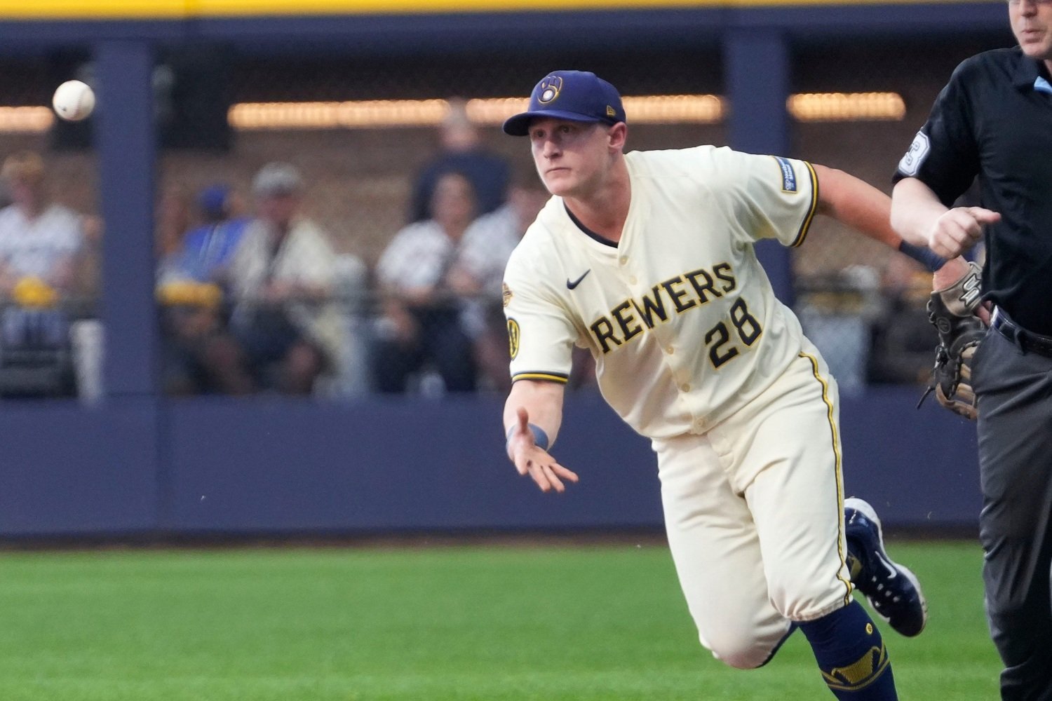 More information about "Milwaukee Brewers Best- and Worst-Case Scenarios For 2026: First Base"