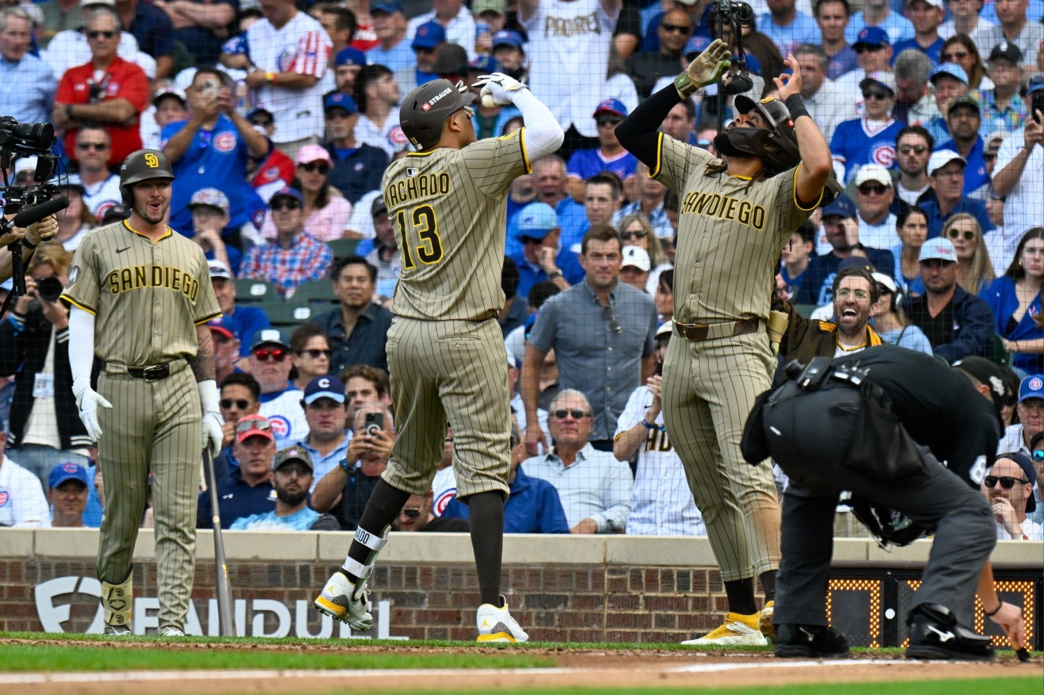 More information about "Manny Machado, Fernando Tatis Jr. Highlight Team Dominican Republic and Padres Fans' Hopes in World Baseball Classic"