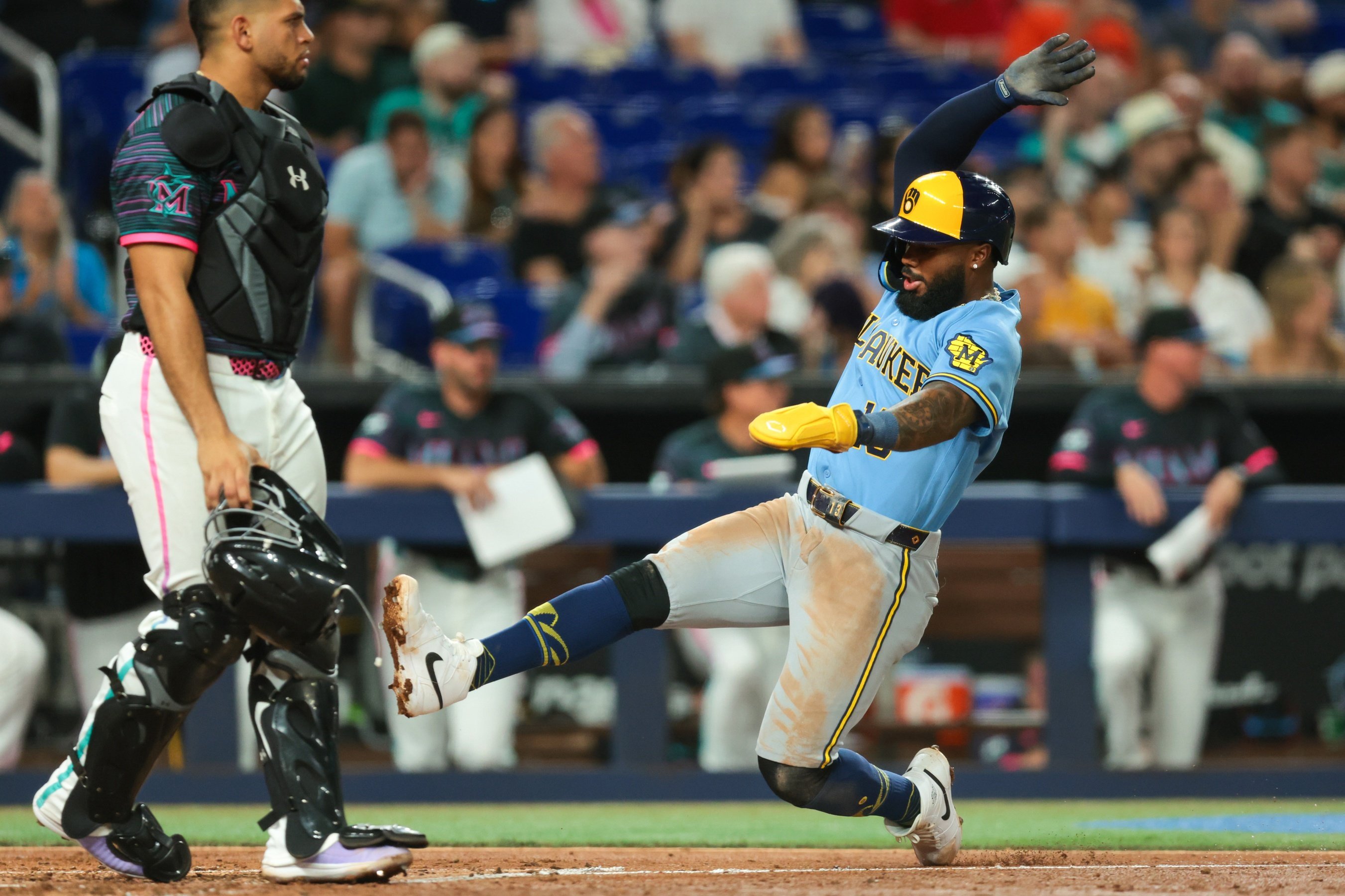 More information about "Sank by poor defense, Marlins downspiral continues"
