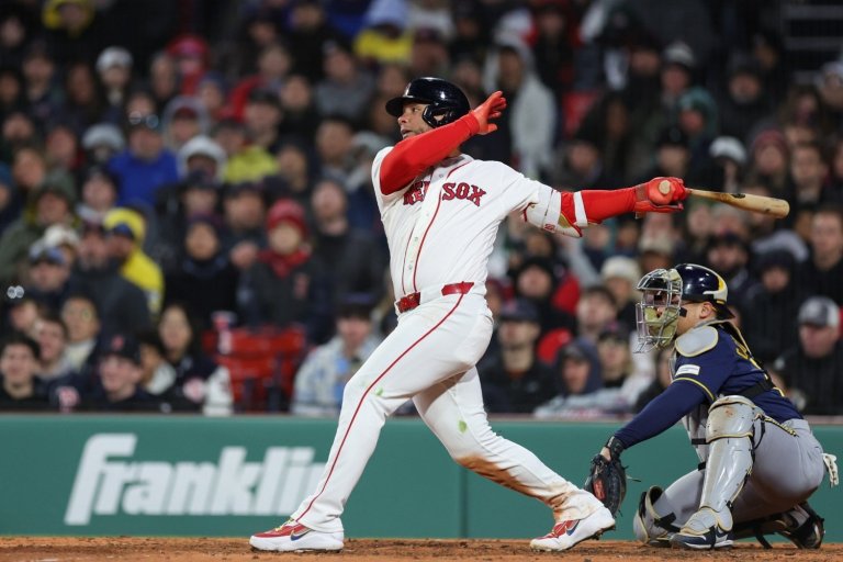 The Brewers Aren't Trying to Hit (or Hurt) Willson Contreras. But Don't Try Telling Him That.