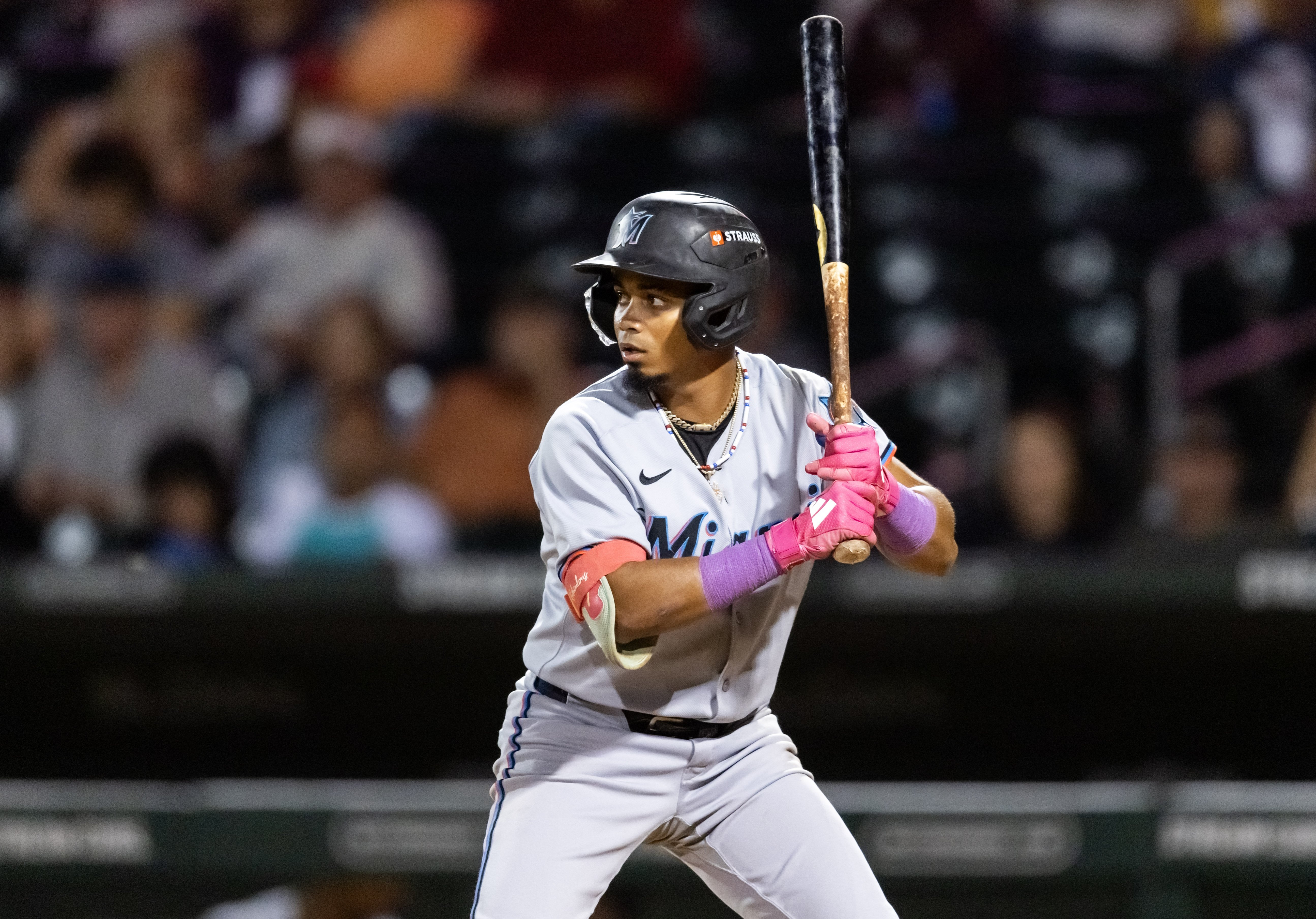More information about "3 MLB comps for future Marlins shortstop Starlyn Caba"