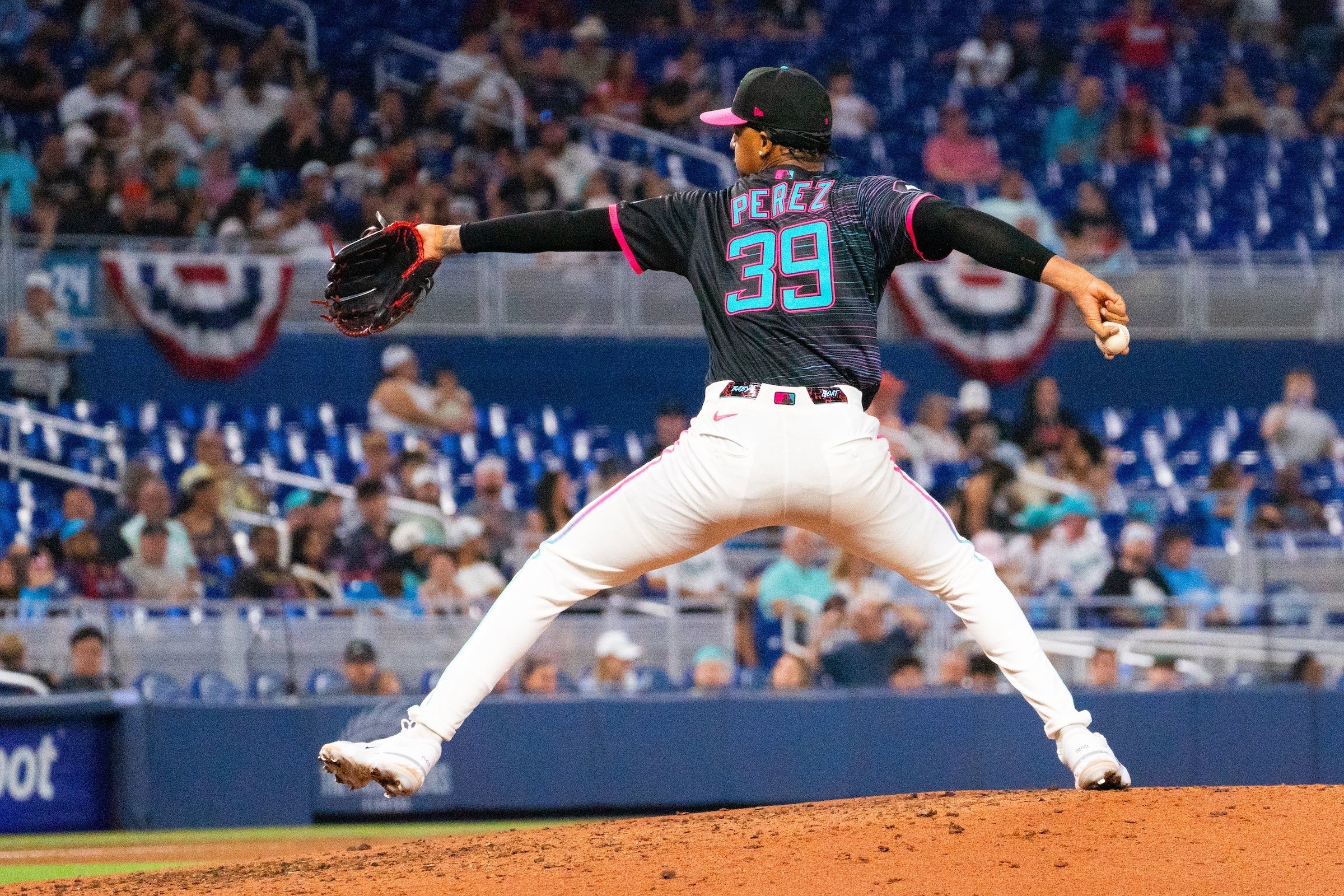 More information about "What could a potential Eury Pérez extension look like?"