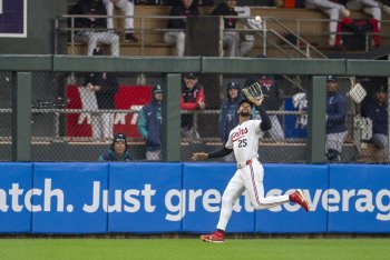 Why Statcast Says Byron Buxton is Just OK in Center Field, and Whether It's Right