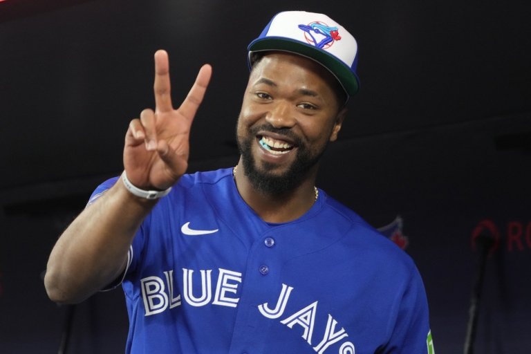Blue Jays Select Eloy Jiménez After Another Early Season Injury