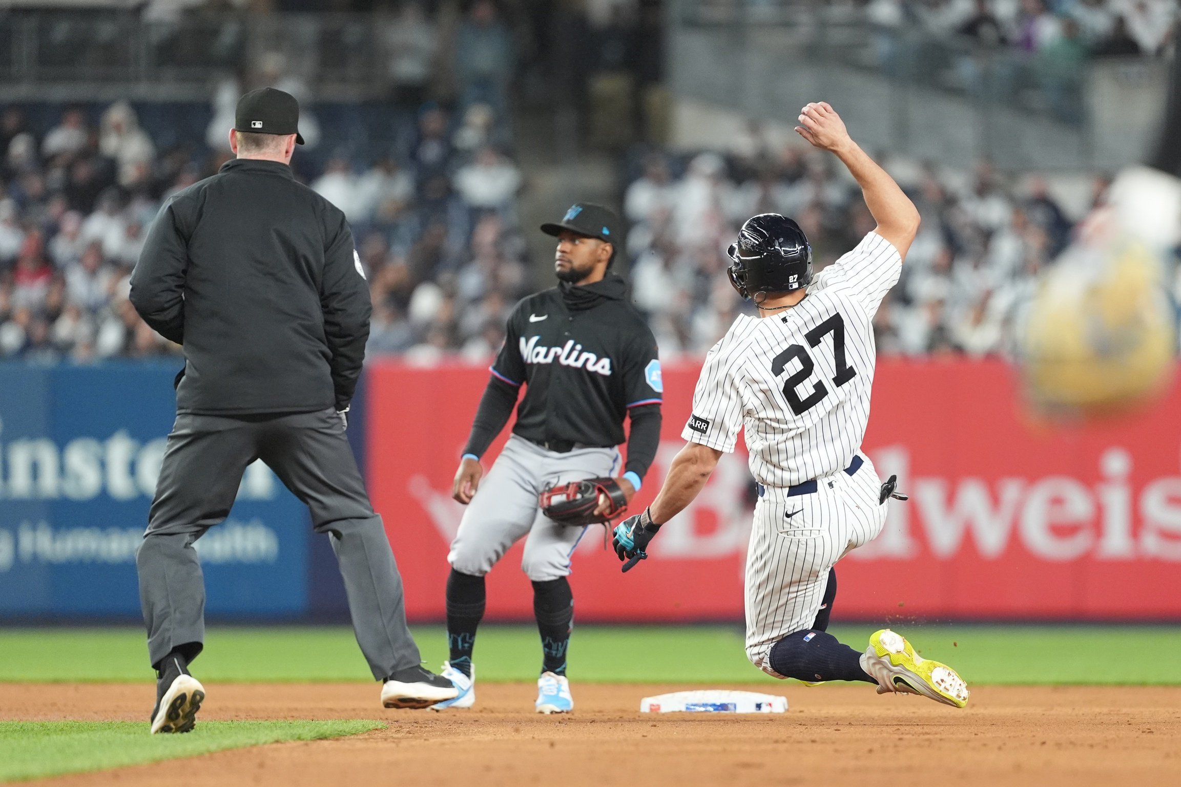 More information about "Giancarlo Stanton’s bat, legs make the difference in frustrating Marlins loss"
