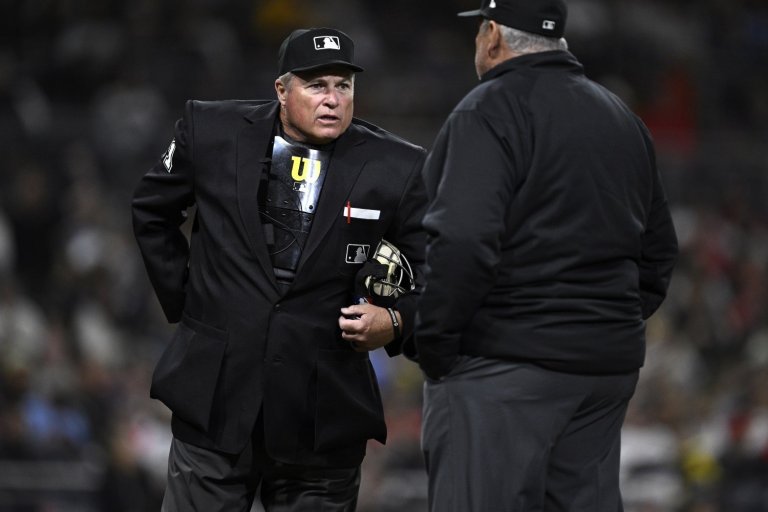 Umpire Hunter Wendelstedt Misses 22 Calls in Twins vs. Reds Game