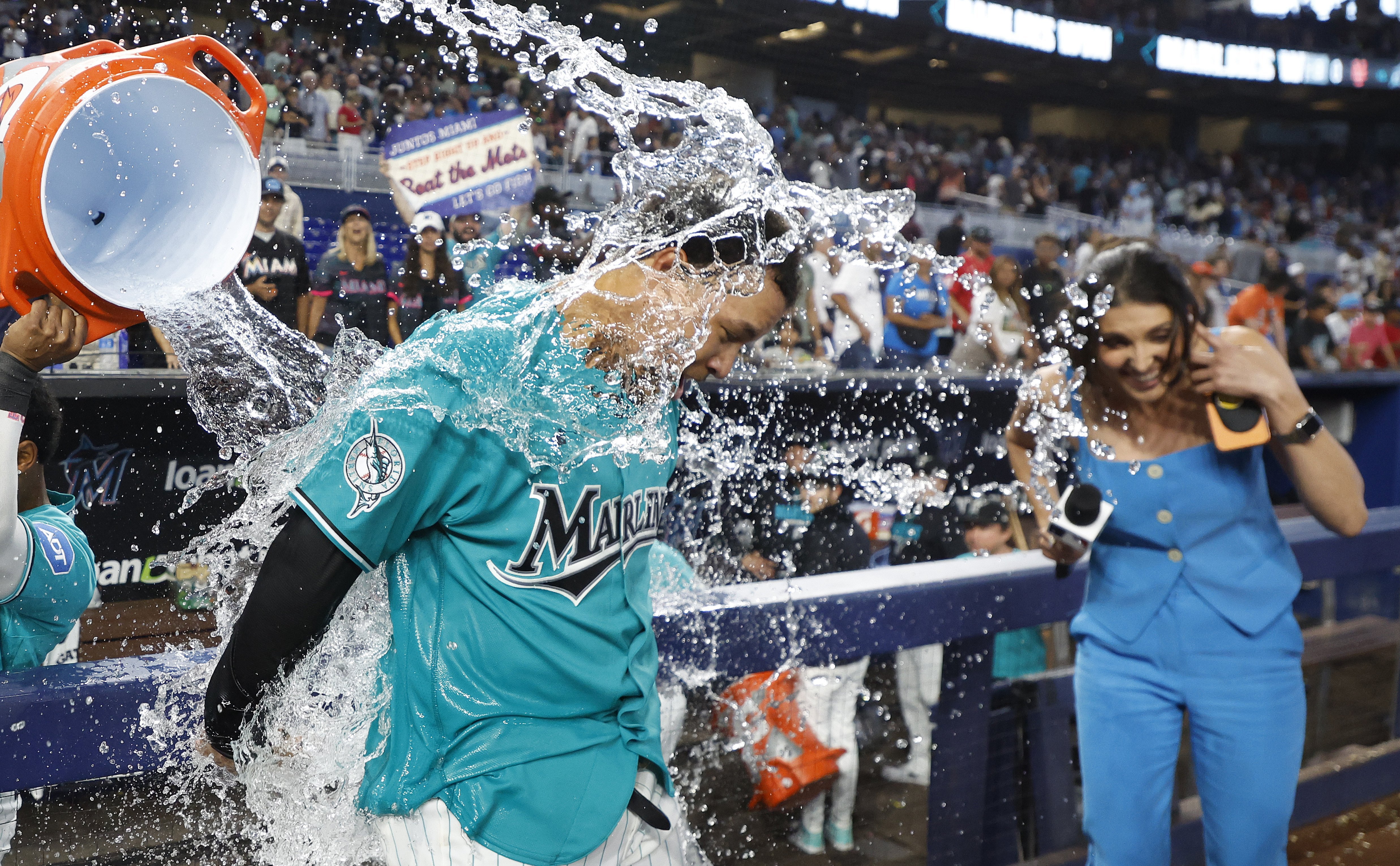 More information about "'Kings of Queens': Marlins walk off, sweep Mets"