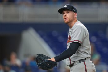 Cubs Sign Reliever Aaron Bummer
