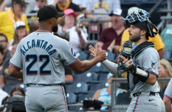 Sandy Alcantara reaches 1,000 career strikeouts as Marlins reach .500