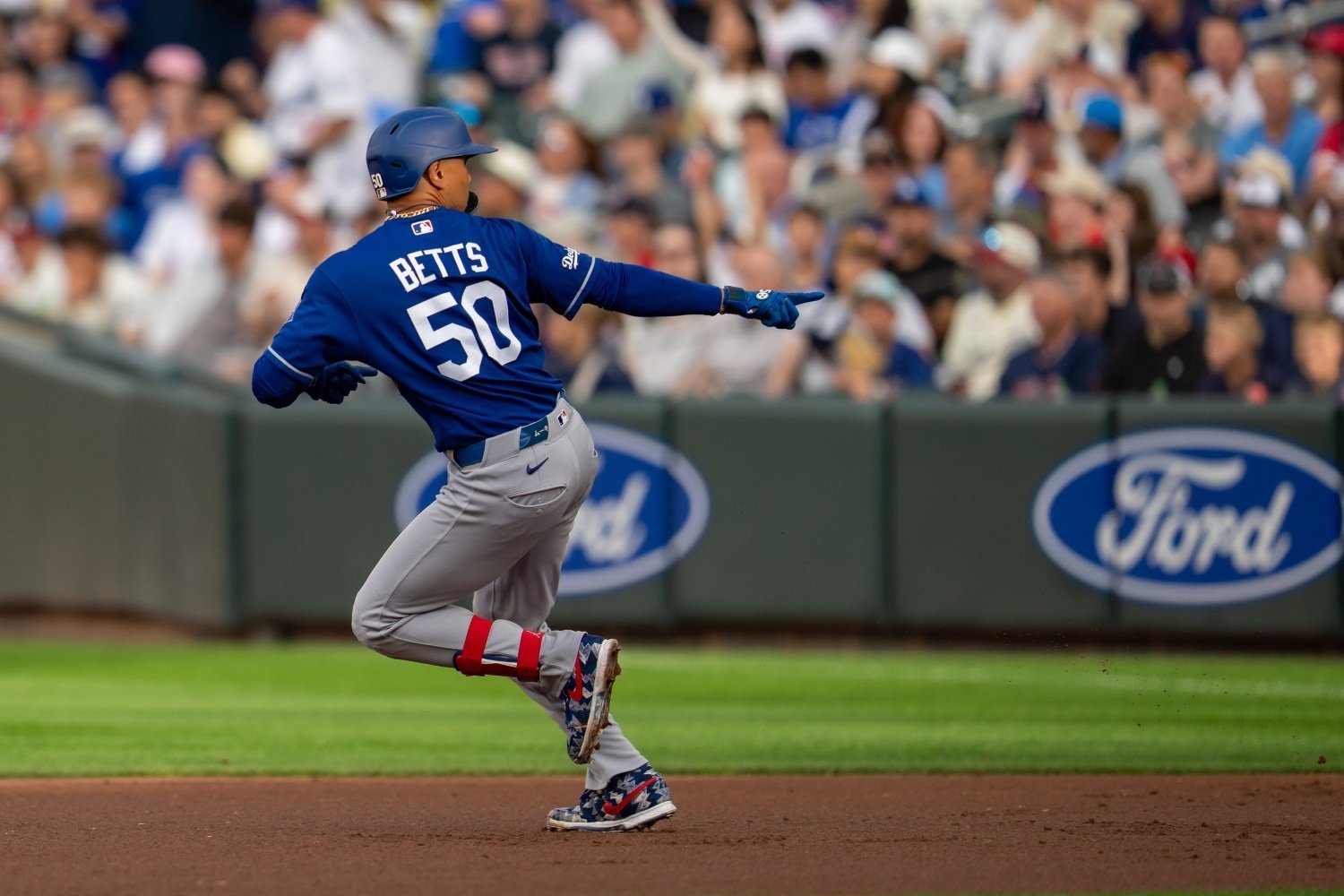 More information about "Dodgers: 4, Twins 3: Betts's Glove Even Bests Betts's Bat, and Both Beat Bomba Boys"