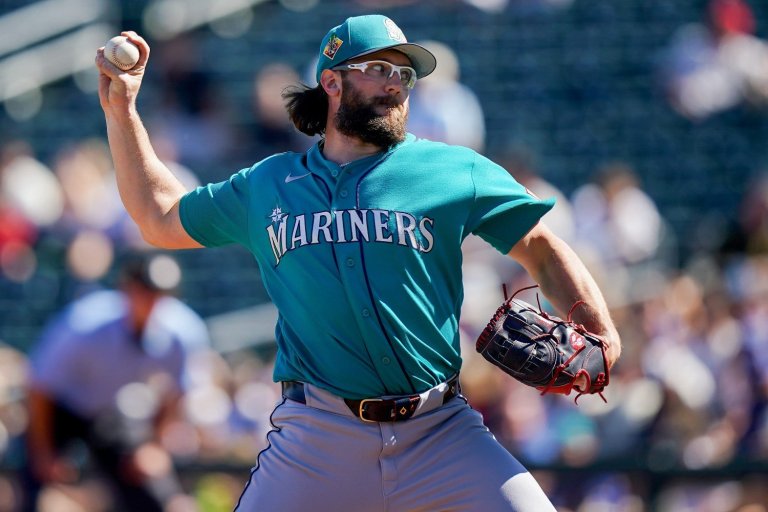 Royals to Acquire Pitcher Randy Dobnak
