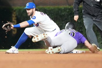 Dansby Swanson Has Mastered the Art of Making Up for Terrible Hitting With Elite Defense