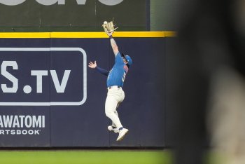 Marlins defeated by Garrett Mitchell's great catches, walk-off