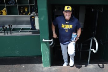 How Pat Murphy Evaluates the Brewers' At-Bats From the Dugout