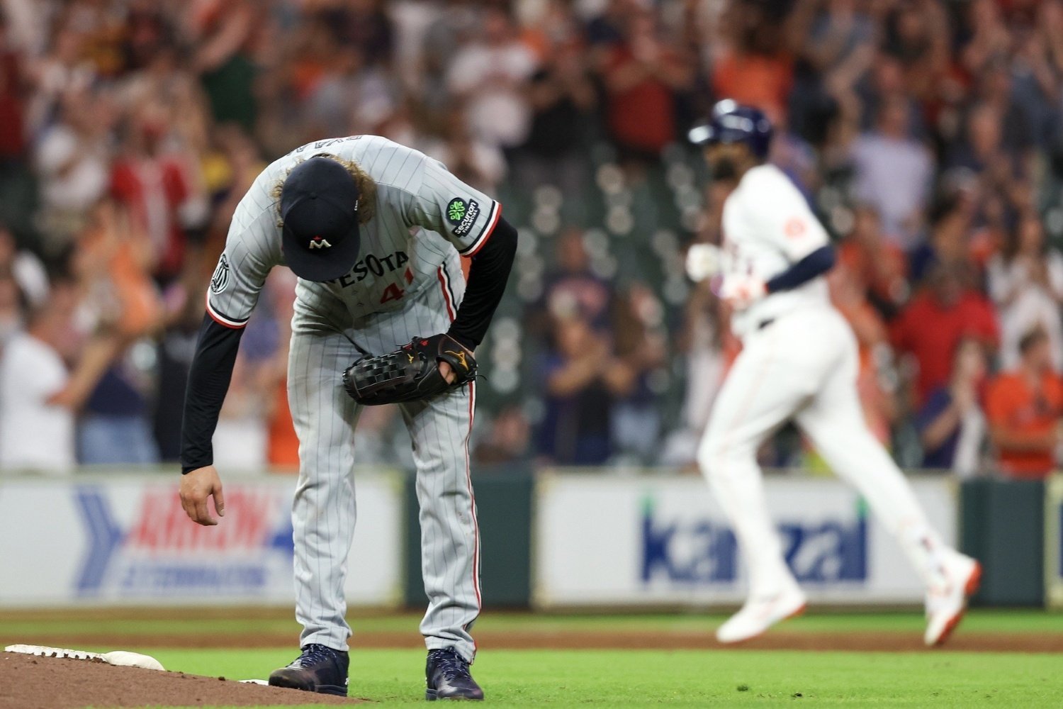 More information about "Astros 6, Twins 4: Walks Do Haunt"