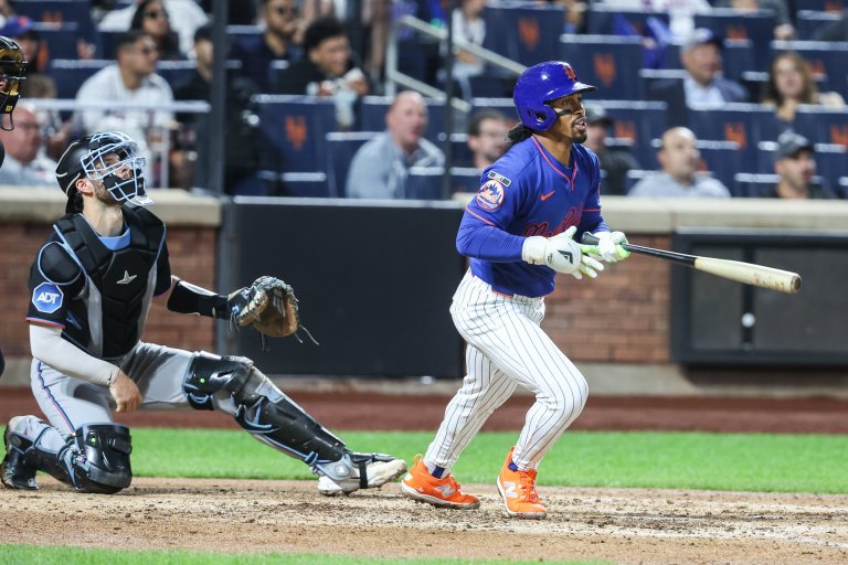 Battle of young aces spoiled by late inning Mets' heroics as Fish fall back to .500