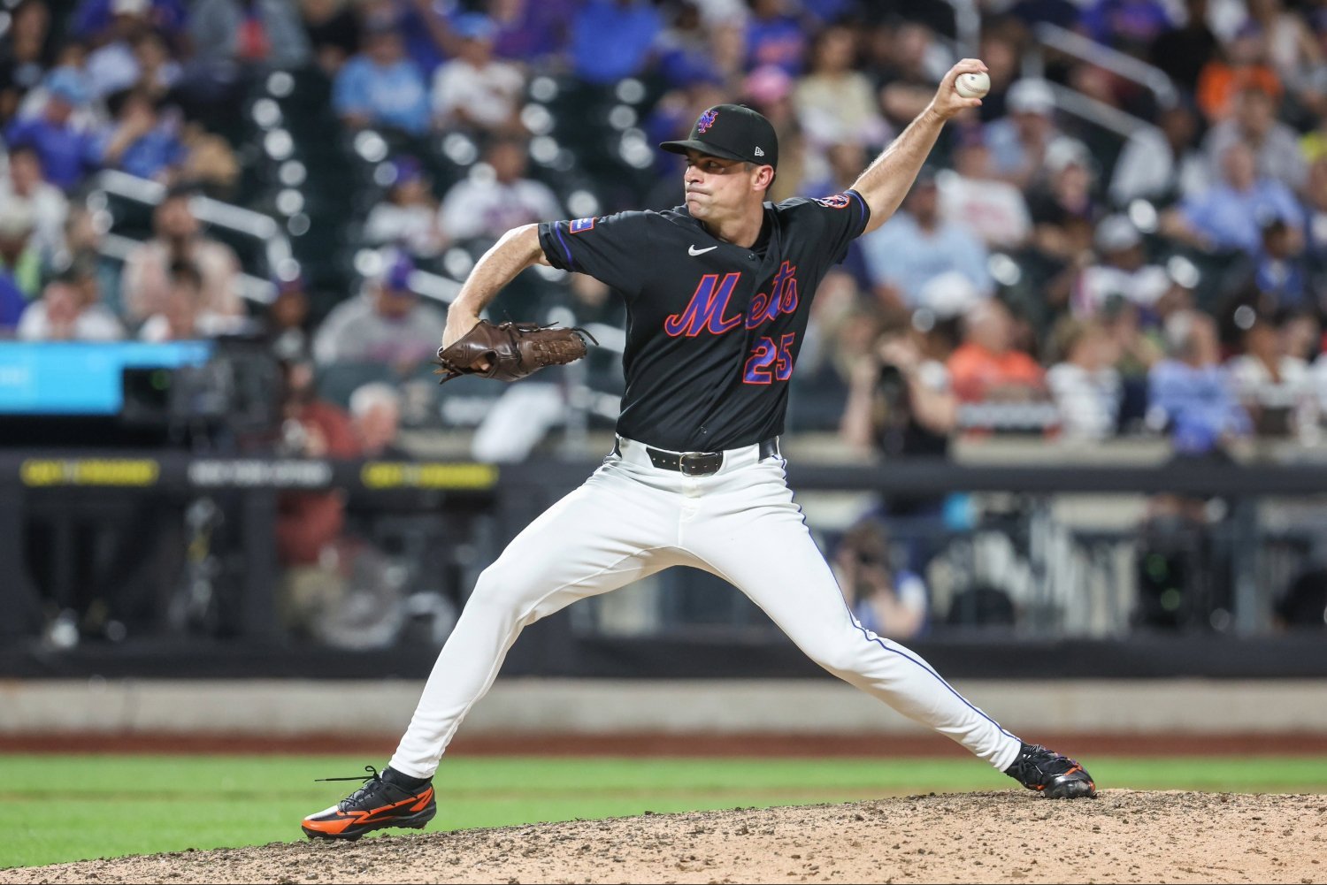 More information about "Gauging A.J. Minter, Brooks Raley's Trade Values Ahead of Mets' Deadline Fire Sale"