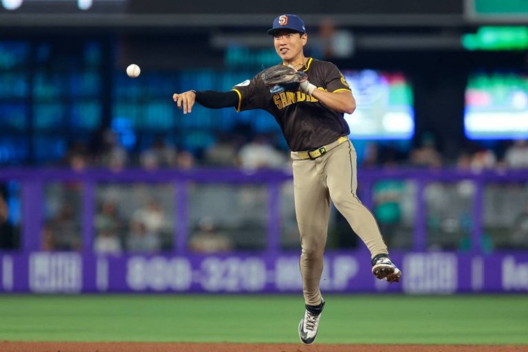 Padres Demote Sung-Mun Song