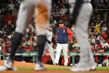 Alex Cora Plans to Continue Managing After Eight Seasons In Boston