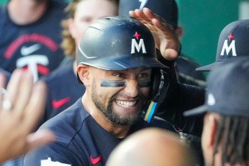 Twins 4, Royals 3: Eighth-Inning Rally Snaps Twins' Four-Game Skid