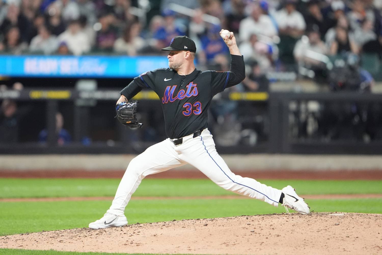 More information about "Twins Pursuing Late-Inning Reliever To Bolster Bullpen"