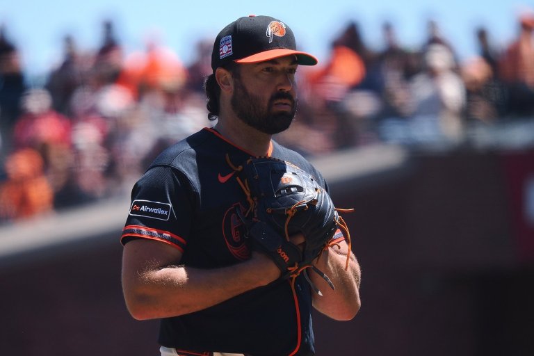 BREAKING: Padres Trade For Giants Starter Robbie Ray