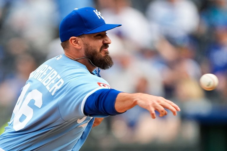 Royals Place John Schreiber on Waivers