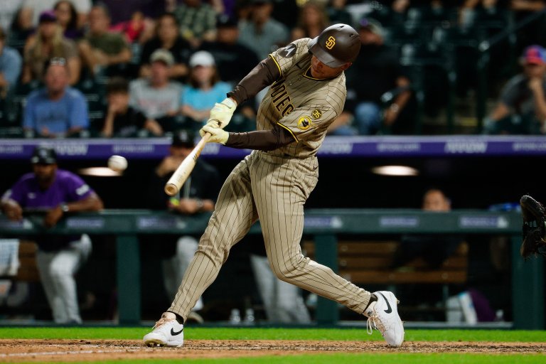 Dustin Harris Is Helping the Padres' Bench Stay Afloat