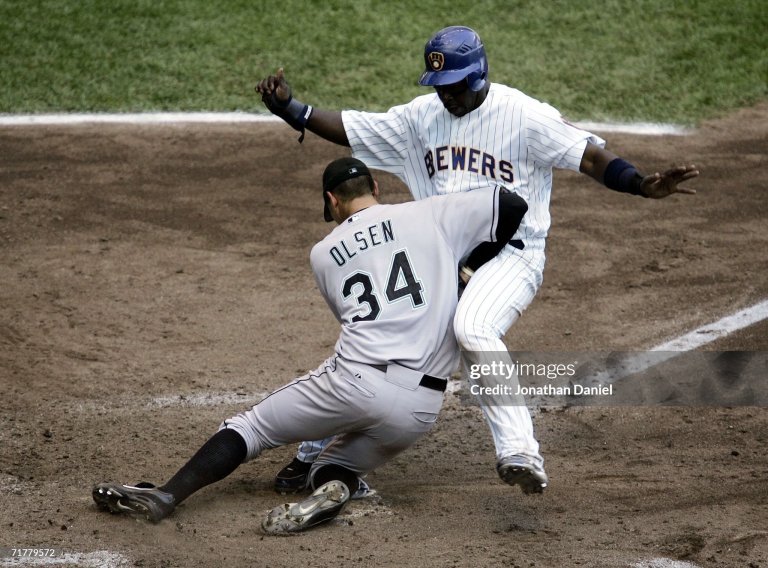20-year Marliniversary: Marlins make history by evening record in Milwaukee
