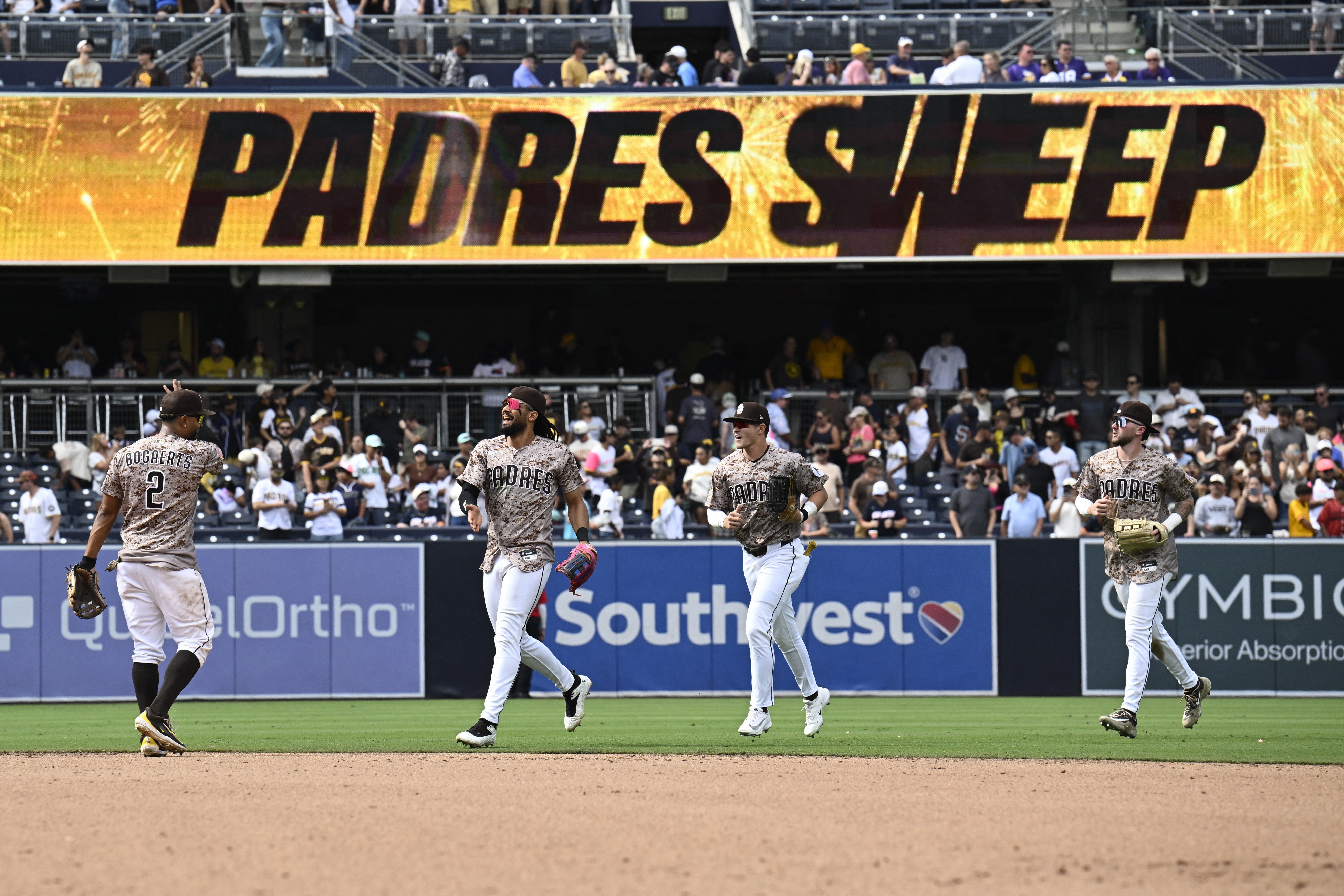 More information about "Marlins continue uninspired play, swept by Padres"