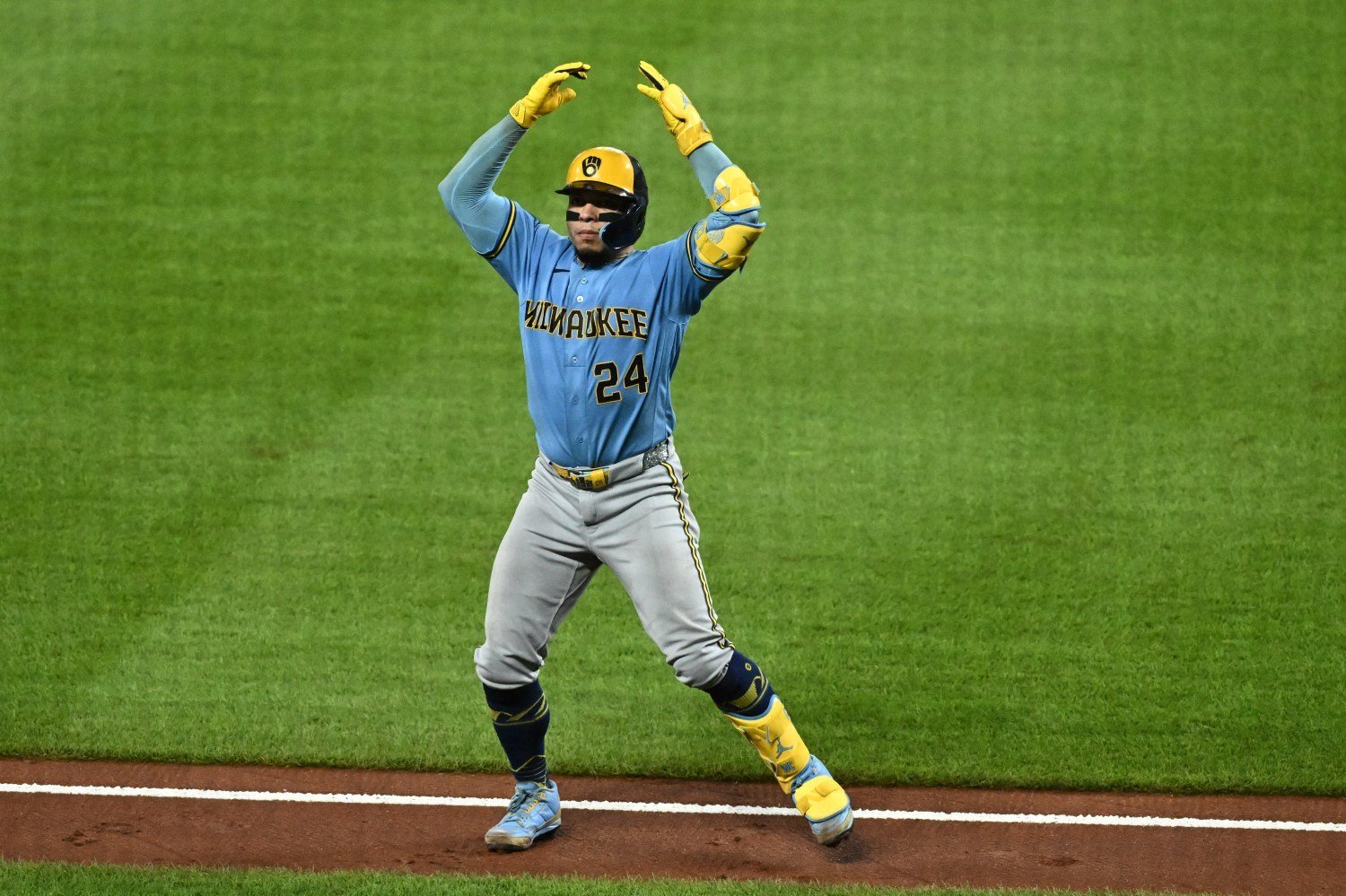 More information about "Even as Regular Season Winds Down, Brewers' Offseason William Contreras Dilemma Looms"