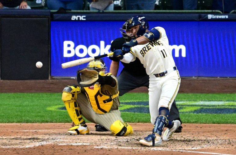 Brewers Don't Make Any Changes To Roster For NL Championship Series