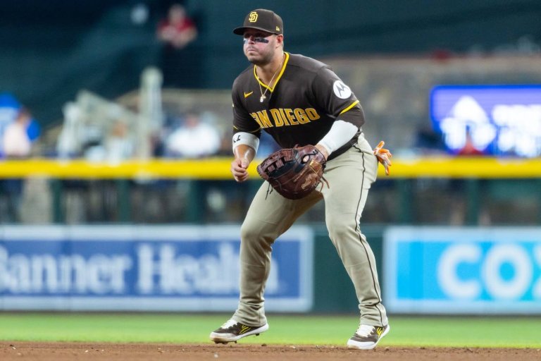 Padres' Ty France, Freddy Fermin Among Gold Glove Finalists